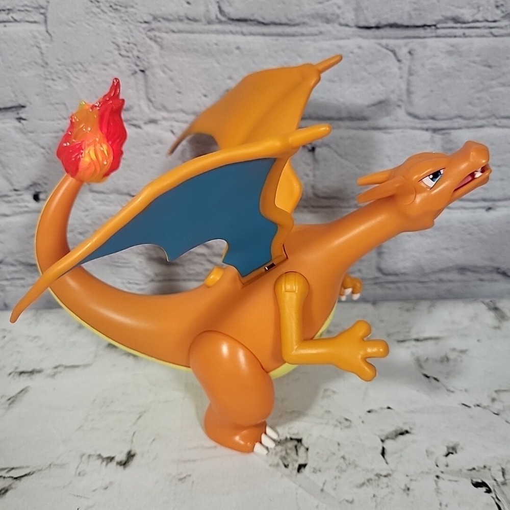 Pokémon Charizard Deluxe Action Figure Lights Sounds Motion Jazwares- No Shooter